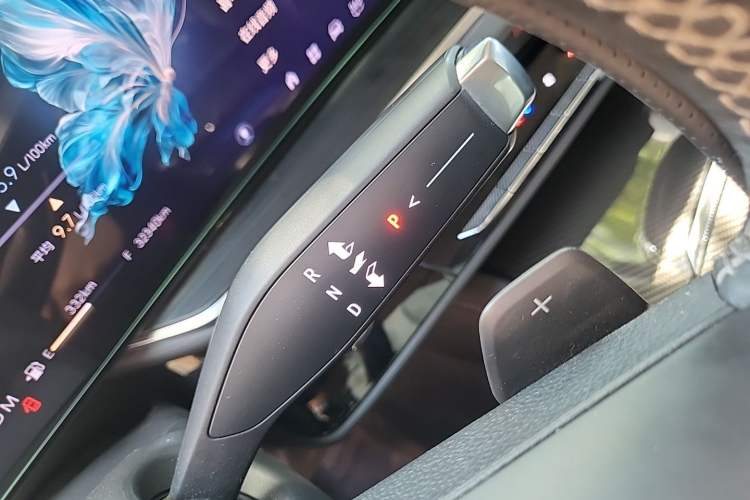 Used Buick Envision 2024 Encore Plus 28T Two-Wheel Drive Luxury Edition Gear Lever