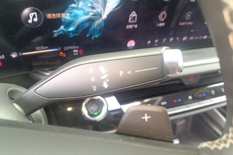 Used Buick Envision 2024 Encore Plus 28T AWD Luxury Edition Gear Lever