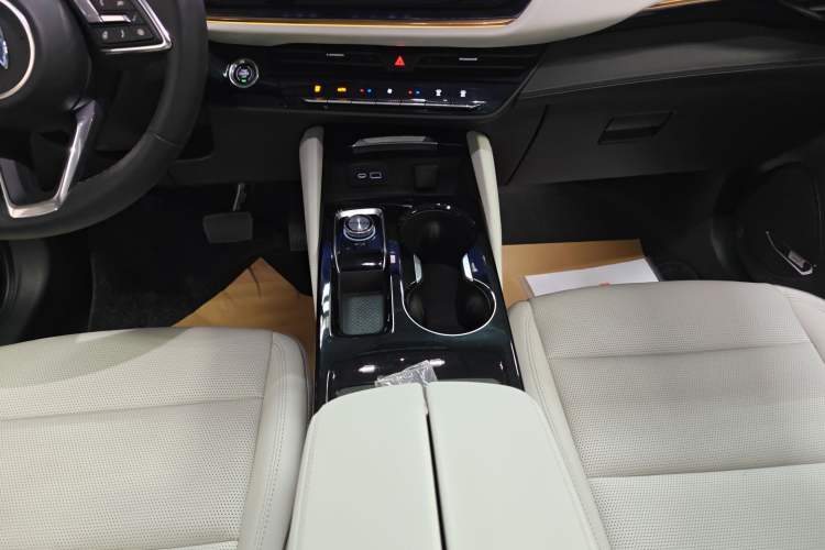 Used Buick Envision 2024 Encore Plus AWD Avenir Gear Lever