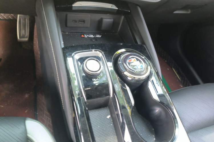 Used Buick Envision 2024 Encore S 25T Ignite Black Style Edition Gear Lever