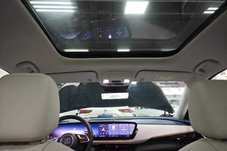 Used Buick Envision 2024 Encore Plus AWD Avenir Headliner