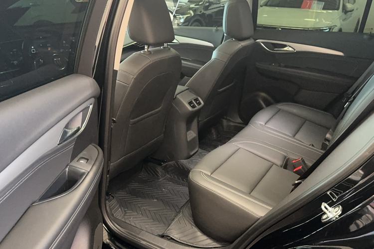 Used Buick Envision 2024 Encore Plus 28T AWD Luxury Edition Interior 2