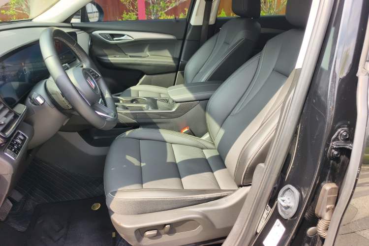 Used Buick Envision 2024 Encore Plus 28T Two-Wheel Drive Luxury Edition Interior 2