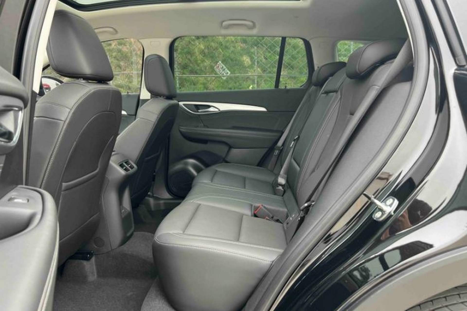 Used Buick Envision 2024 Encore Plus 28T Two-Wheel Drive Luxury Edition Interior 3
