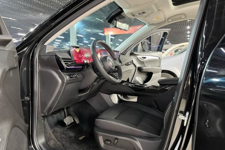 Used Buick Envision 2024 Encore Plus 28T AWD Luxury Edition Interior 3