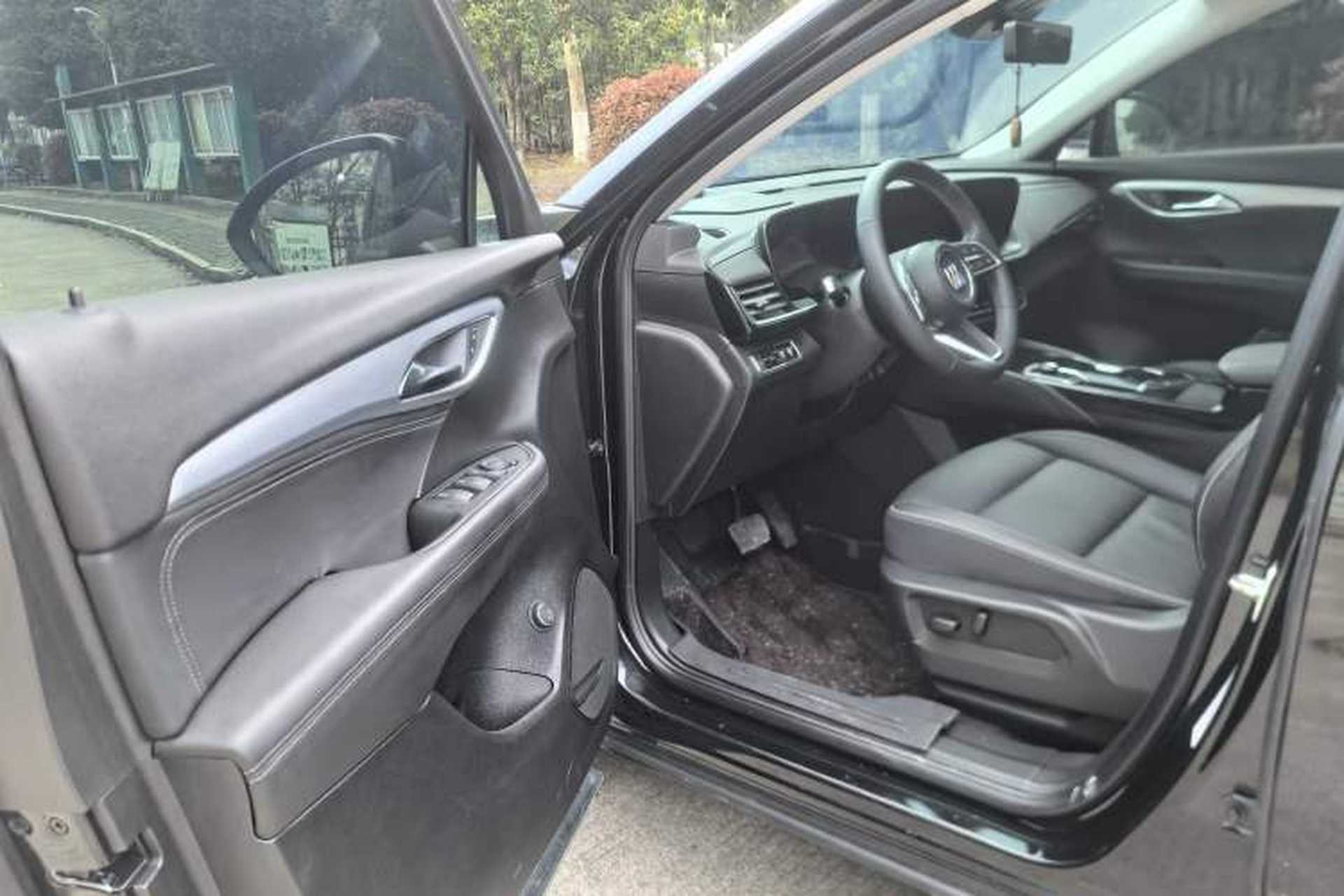 Used Buick Envision 2024 Encore Plus 28T Two-Wheel Drive Luxury Edition Interior 3