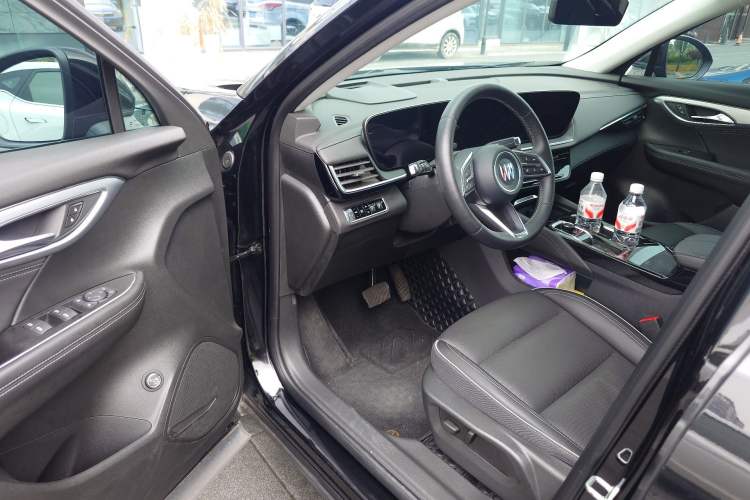 Used Buick Envision 2024 Encore Plus 28T Two-Wheel Drive Luxury Edition Interior 3