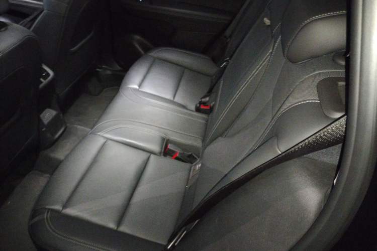 Used Buick Envision 2024 Encore Plus 28T AWD Luxury Edition Interior 4