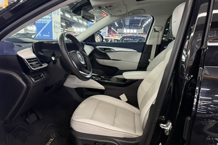 Used Buick Envision 2024 Encore Plus AWD Avenir Interior 4