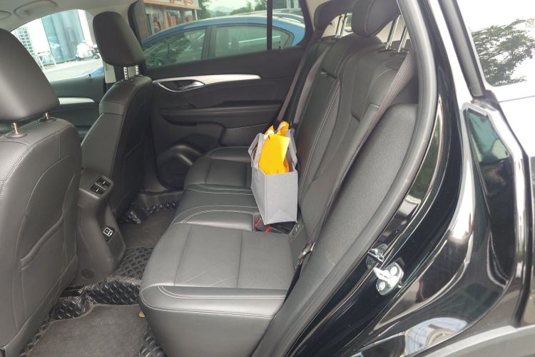 Used Buick Envision 2024 Encore Plus 28T Two-Wheel Drive Luxury Edition Interior 4