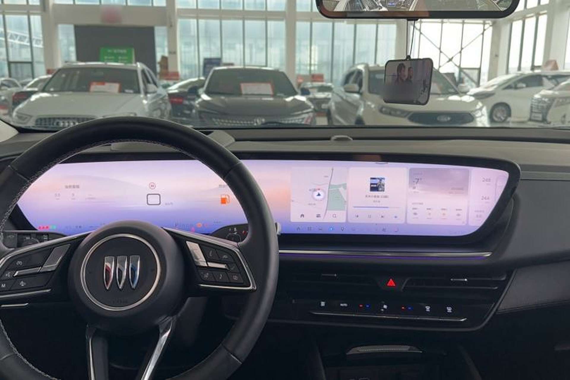Used Buick Envision 2024 Encore Plus 28T AWD Luxury Edition Interior 5