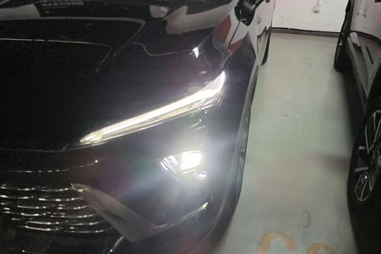 Used Buick Envision 2024 Encore Plus 28T AWD Luxury Edition Left Front Headlight