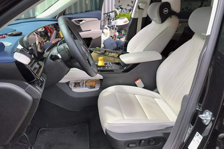 Used Buick Envision 2024 Encore Plus AWD Avenir Left Front Seat