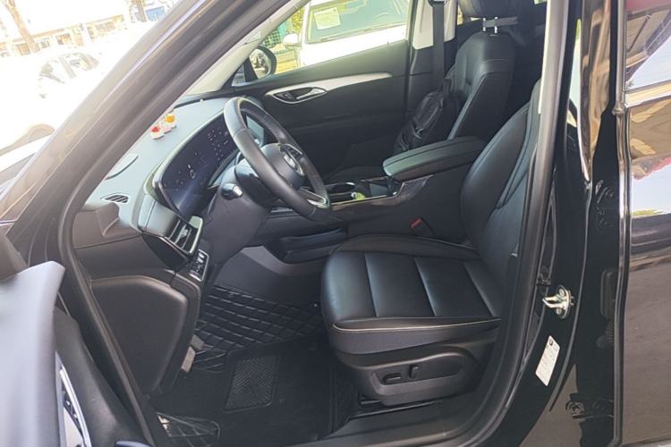 Used Buick Envision 2024 Encore Plus 28T AWD Luxury Edition Left Front Seat