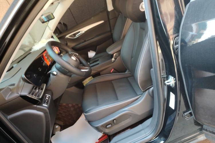 Used Buick Envision 2024 Encore Plus 28T AWD Luxury Edition Left Front Seat