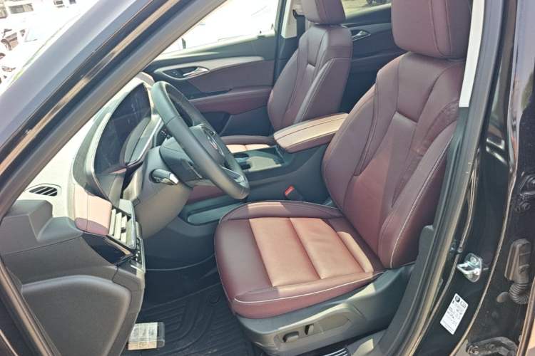 Used Buick Envision 2024 Encore Plus 28T Two-Wheel Drive Luxury Edition Left Front Seat