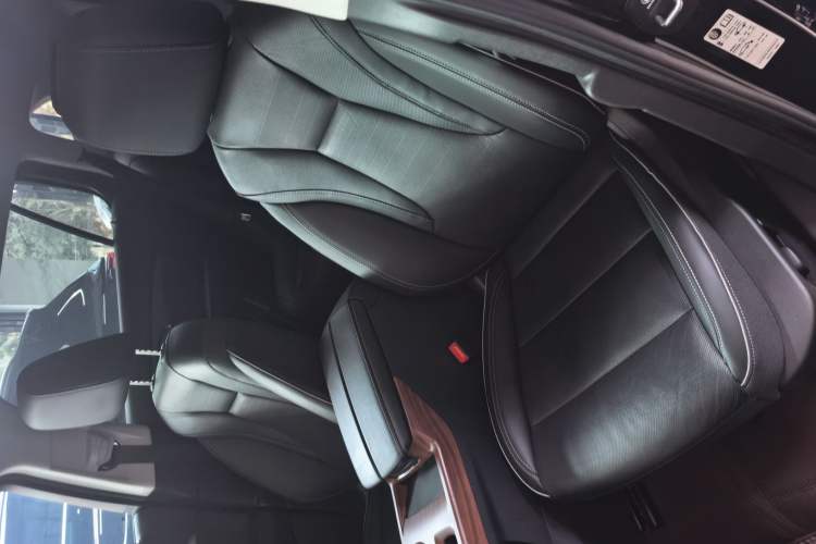 Used Buick Envision 2024 Encore Plus 28T AWD Luxury Edition Left Front Seat
