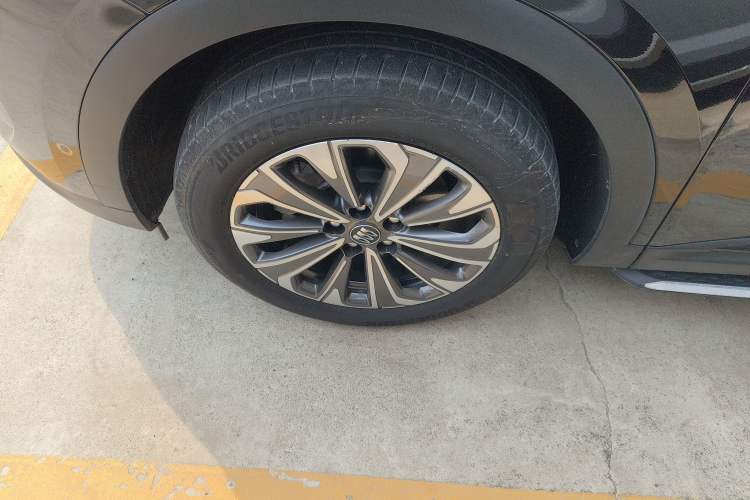 Used Buick Envision 2024 Encore Plus 28T AWD Luxury Edition Left Front Wheel Hub
