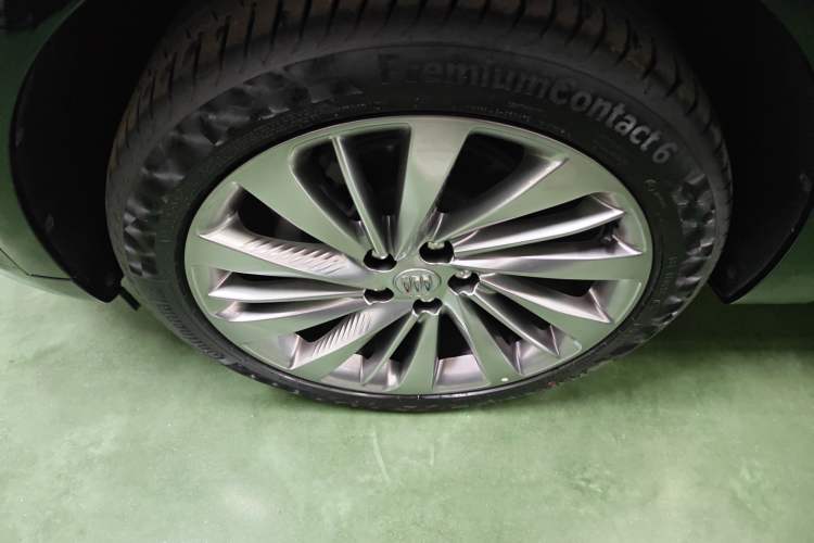 Used Buick Envision 2024 Encore Plus AWD Avenir Left Front Wheel Hub
