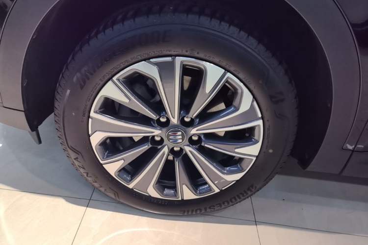 Used Buick Envision 2024 Encore Plus 28T Two-Wheel Drive Luxury Edition Left Front Wheel Hub