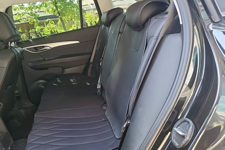 Used Buick Envision 2024 Encore Plus 28T Two-Wheel Drive Luxury Edition Left Rear Seat