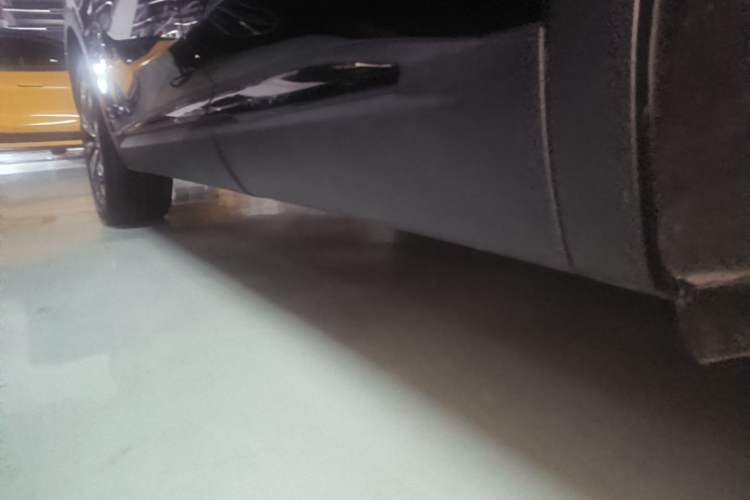 Used Buick Envision 2024 Encore Plus 28T AWD Luxury Edition Left Side Sill
