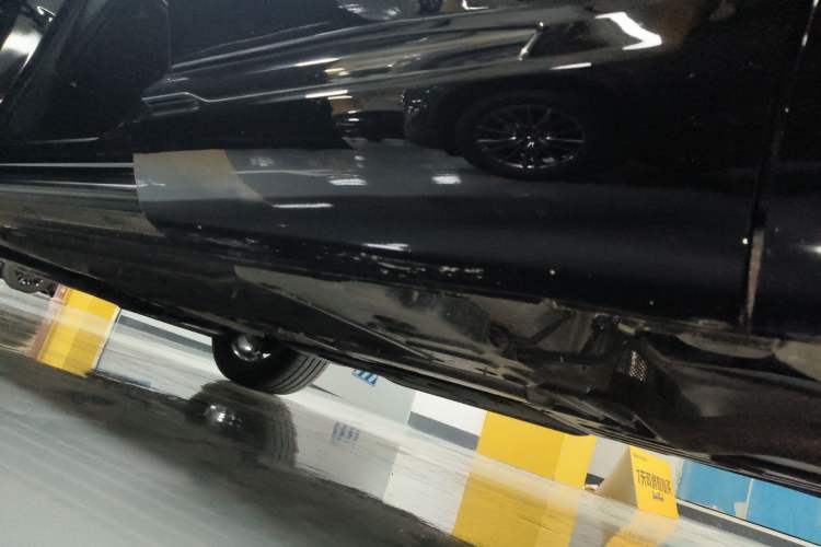 Used Buick Envision 2024 Encore S 25T Ignite Black Style Edition Left Side Sill
