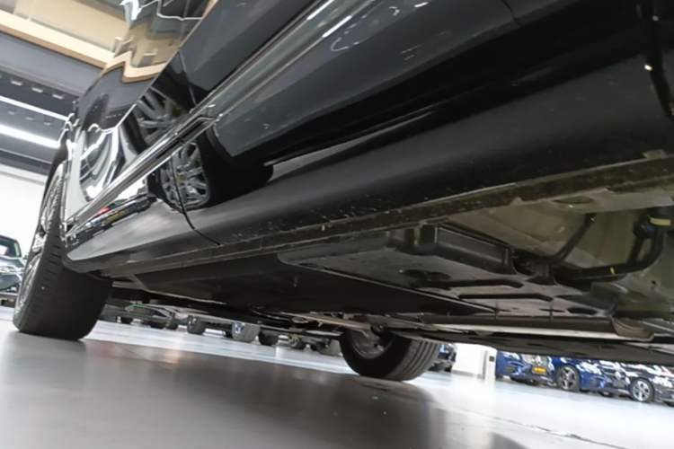 Used Buick Envision 2024 Encore S 25T Ignite Black Style Edition Left Side Sill
