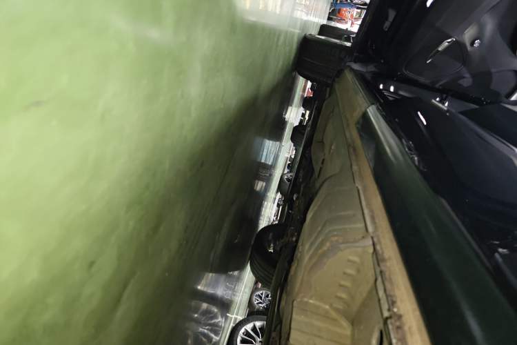 Used Buick Envision 2024 Encore Plus AWD Avenir Left Side Sill