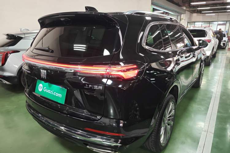 Used Buick Envision 2024 Encore Plus AWD Avenir Rear Right 45 Deg