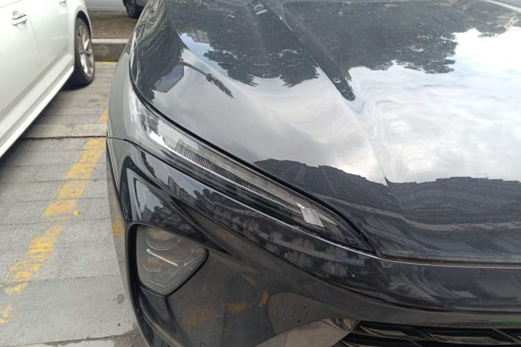 Used Buick Envision 2024 Encore Plus 28T AWD Luxury Edition Right Front Headlight