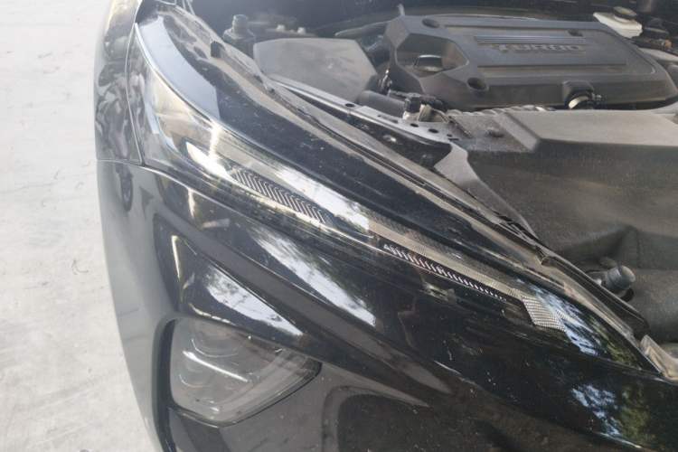 Used Buick Envision 2024 Encore Plus 28T AWD Luxury Edition Right Front Headlight