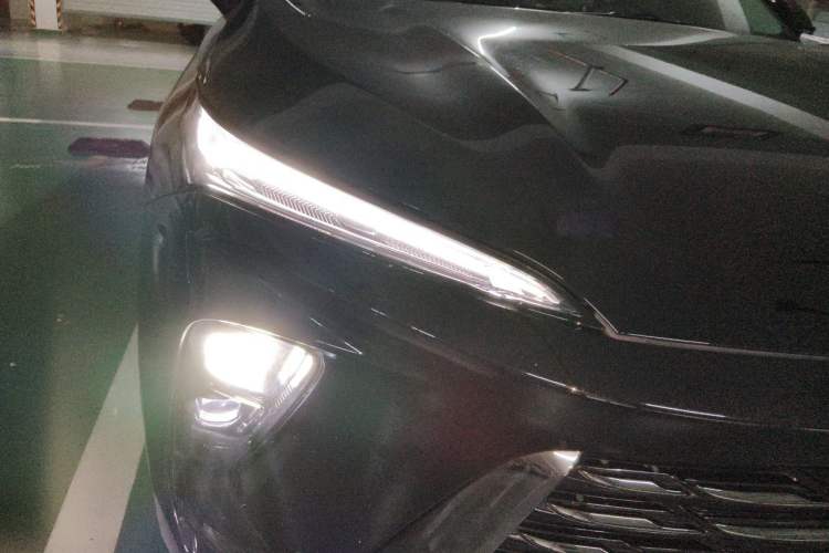 Used Buick Envision 2024 Encore Plus 28T Two-Wheel Drive Luxury Edition Right Front Headlight