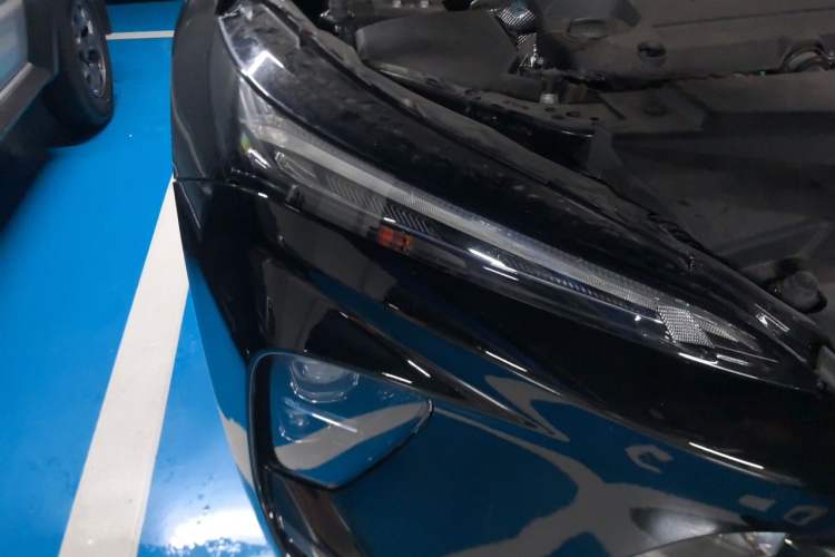 Used Buick Envision 2024 Encore Plus 28T Two-Wheel Drive Luxury Edition Right Front Headlight