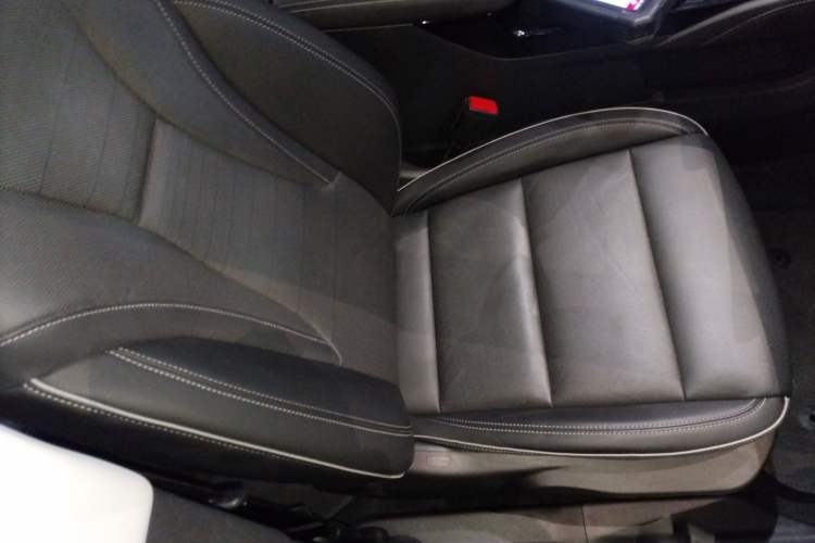 Used Buick Envision 2024 Encore Plus 28T AWD Luxury Edition Right Front Seat