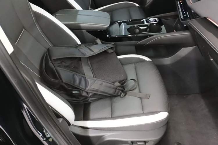 Used Buick Envision 2024 Encore S 25T Ignite Black Style Edition Right Front Seat