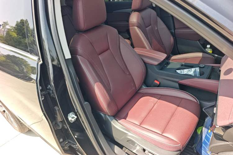 Used Buick Envision 2024 Encore Plus 28T Two-Wheel Drive Luxury Edition Right Front Seat