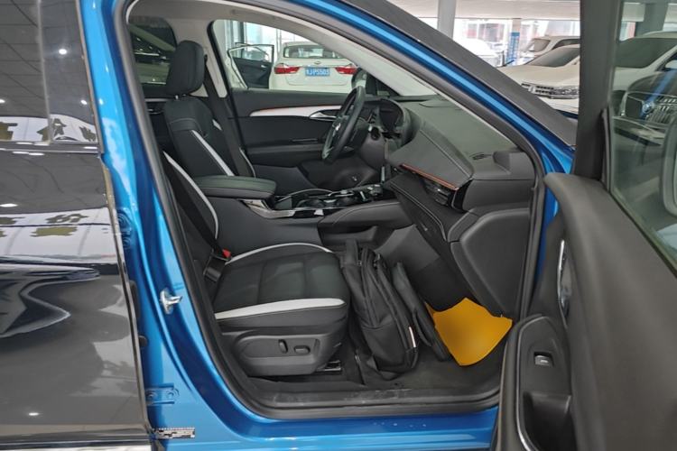Used Buick Envision 2024 Encore S 25T Ignite Black Style Edition Right Front Seat