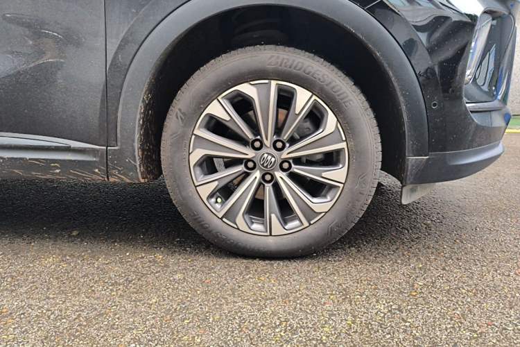 Used Buick Envision 2024 Encore Plus 28T Two-Wheel Drive Luxury Edition Right Front Wheel Hub