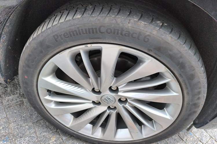 Used Buick Envision 2024 Encore Plus AWD Avenir Right Front Wheel Hub