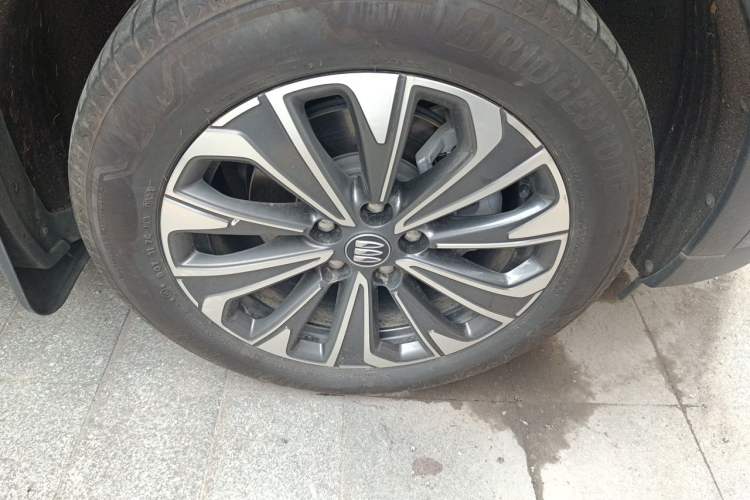 Used Buick Envision 2024 Encore Plus 28T AWD Luxury Edition Right Front Wheel Hub