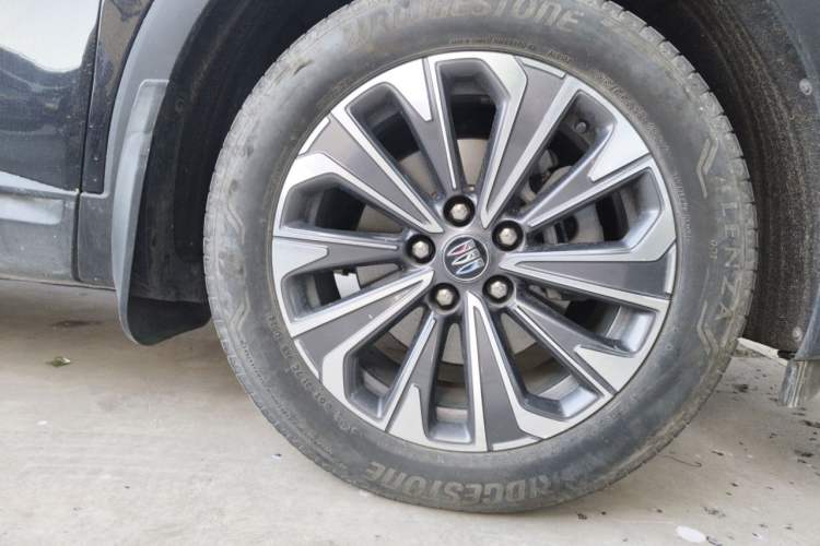 Used Buick Envision 2024 Encore Plus 28T AWD Luxury Edition Right Front Wheel Hub