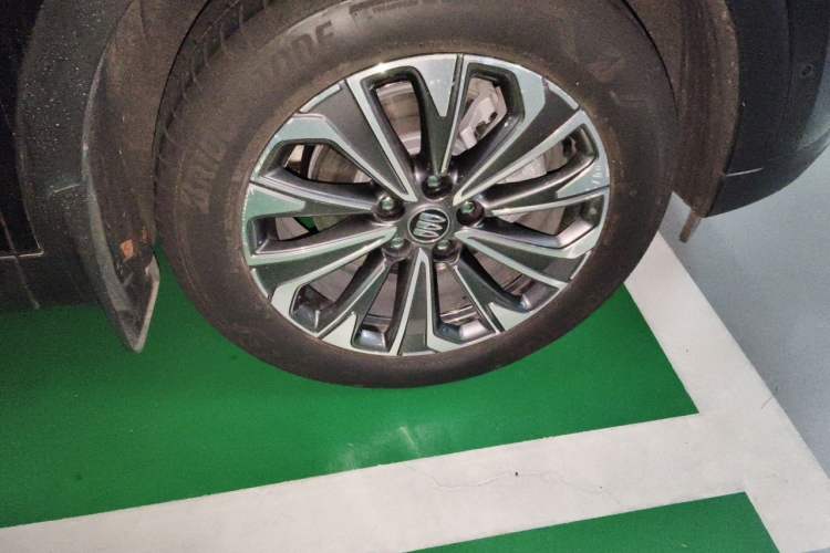 Used Buick Envision 2024 Encore Plus 28T Two-Wheel Drive Luxury Edition Right Front Wheel Hub