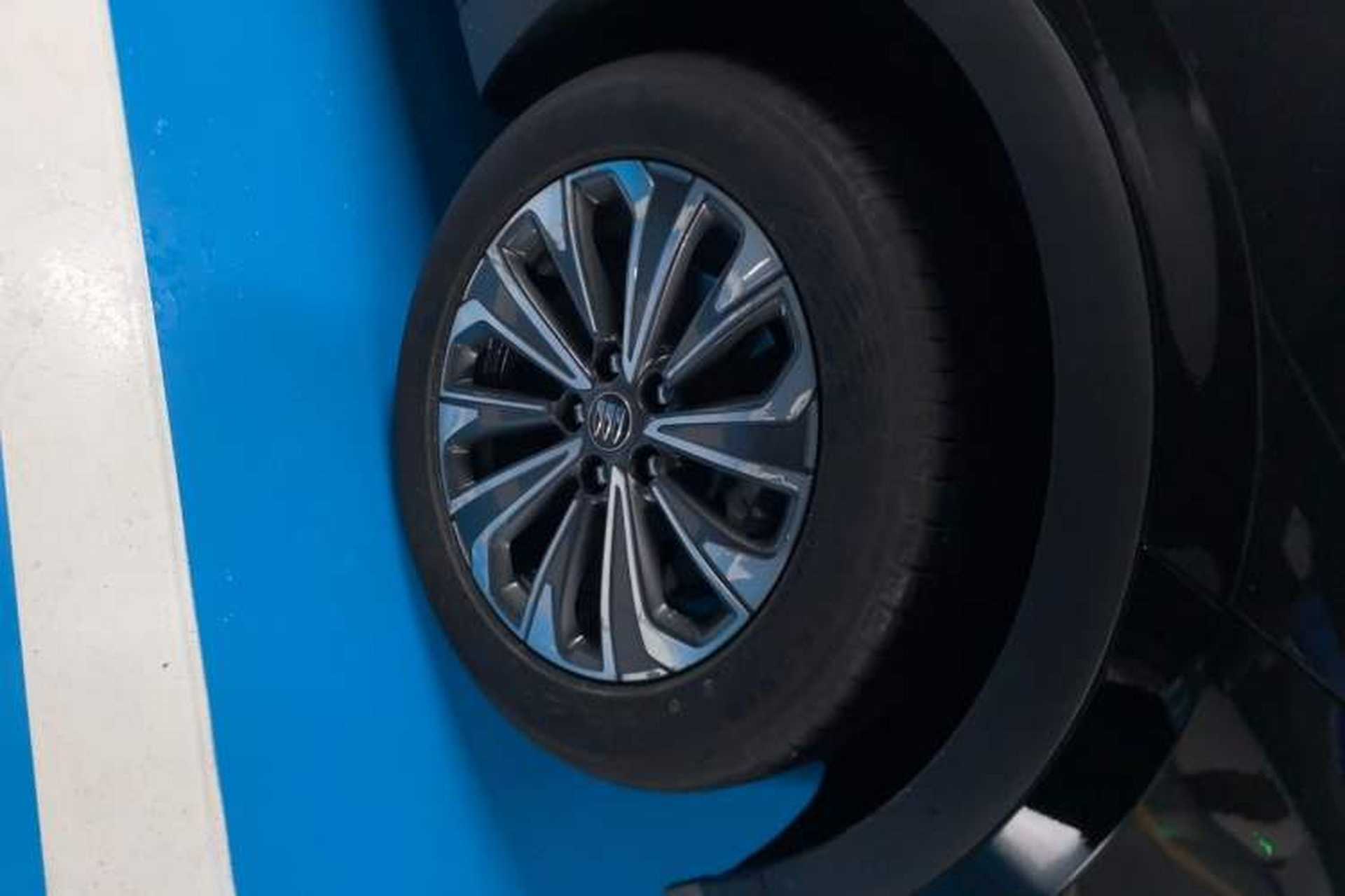 Used Buick Envision 2024 Encore Plus 28T Two-Wheel Drive Luxury Edition Right Front Wheel Hub