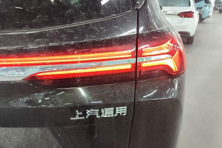 Used Buick Envision 2024 Encore Plus 28T Two-Wheel Drive Luxury Edition Right Rear Taillight