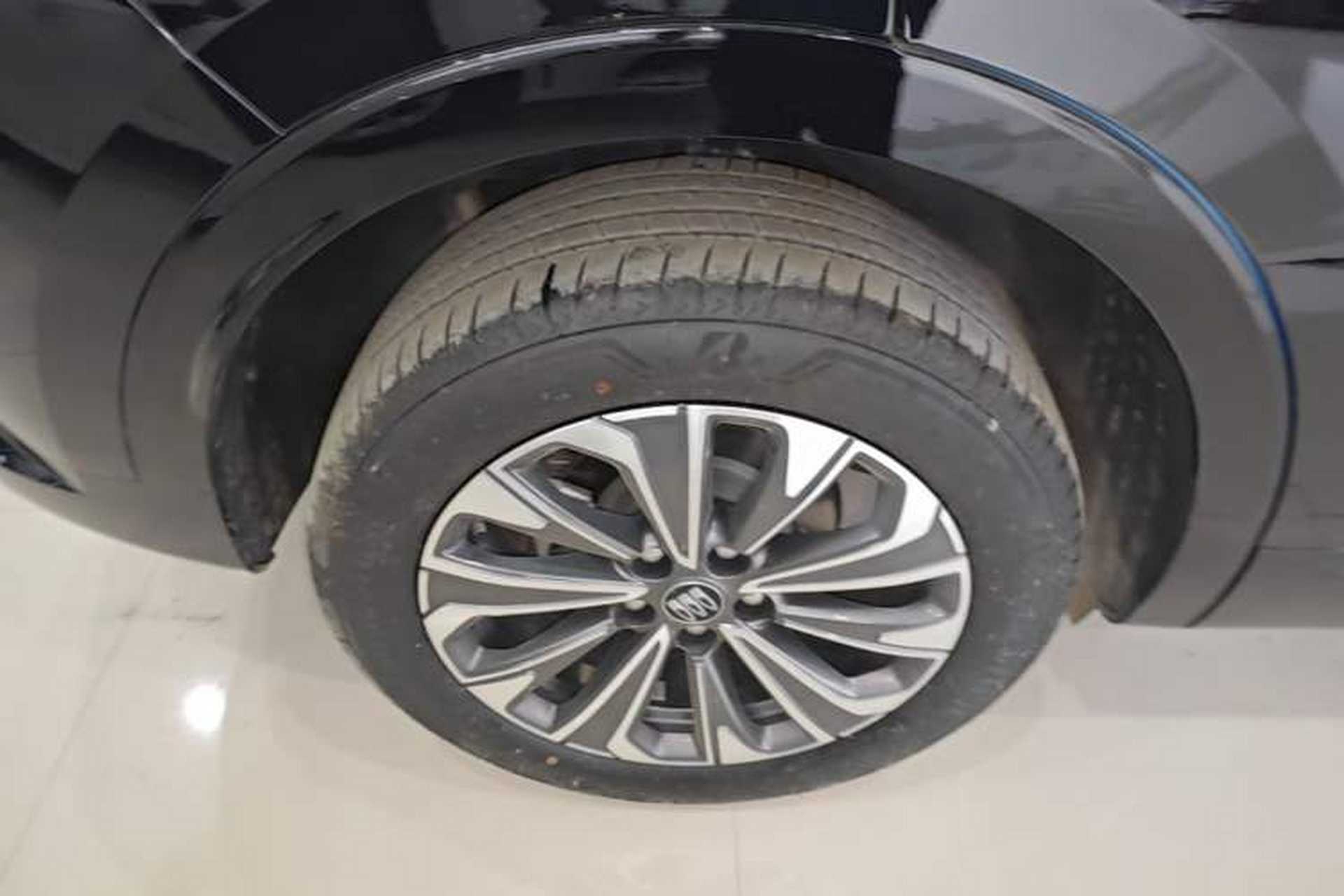 Used Buick Envision 2024 Encore S 25T Ignite Black Style Edition Right Rear Wheel Hub