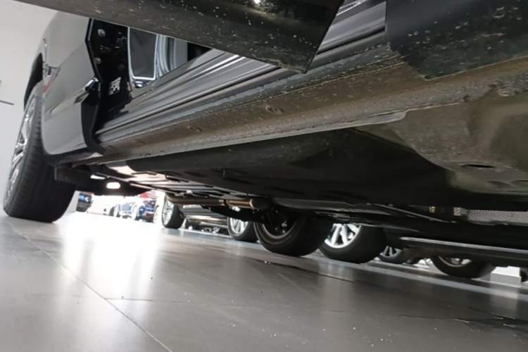 Used Buick Envision 2024 Encore S 25T Ignite Black Style Edition Right Side Sill