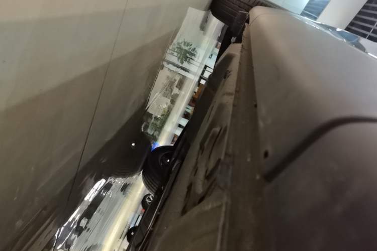Used Buick Envision 2024 Encore Plus 28T Two-Wheel Drive Luxury Edition Right Side Sill
