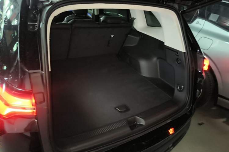 Used Buick Envision 2024 Encore Plus 28T AWD Luxury Edition Trunk