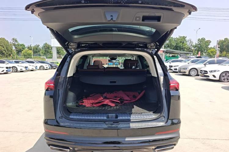 Used Buick Envision 2024 Encore Plus 28T Two-Wheel Drive Luxury Edition Trunk